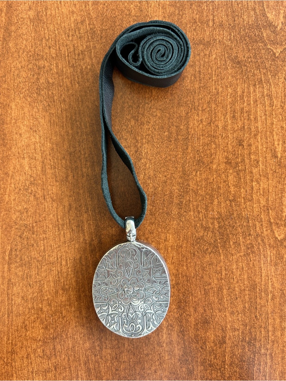 STEPHEN DWECK Sterling Silver Mother of Pearl Pendant with Leather Ribbon